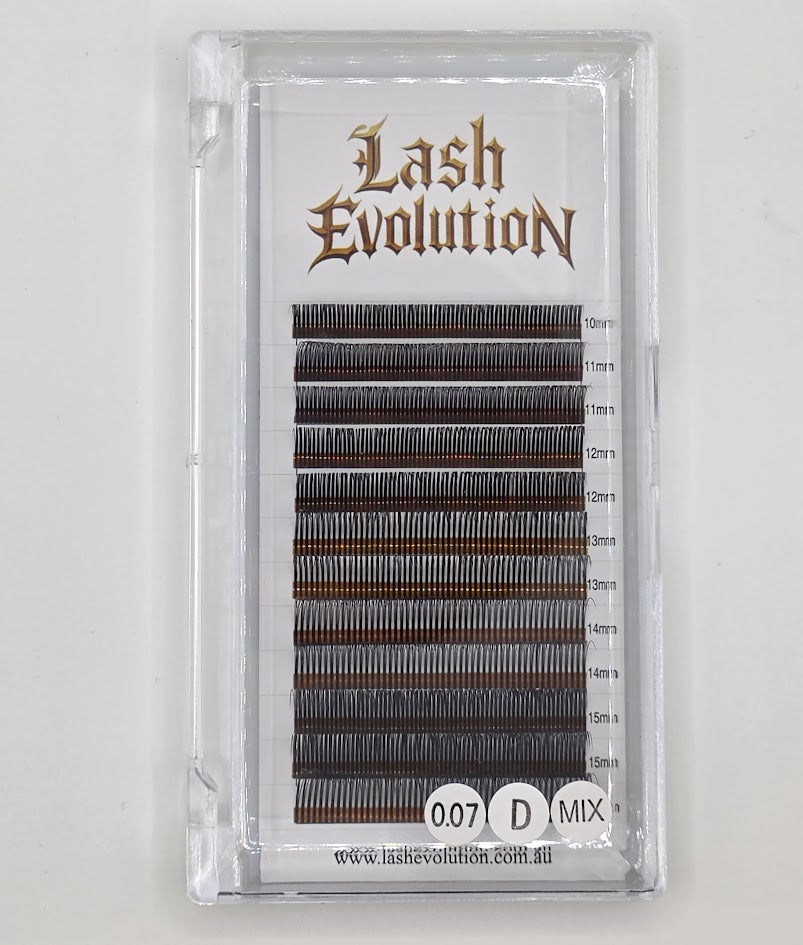 Signature Lash Spikes