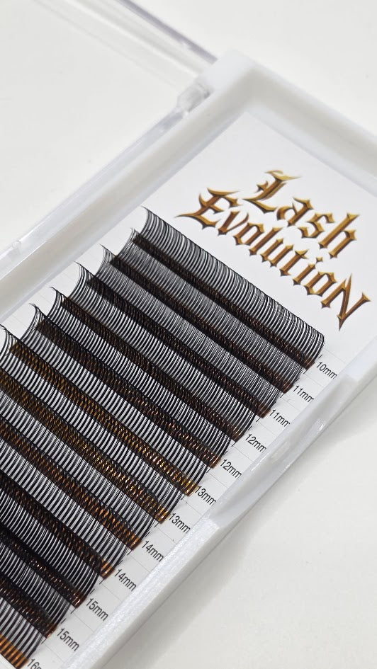 Signature Lash Spikes